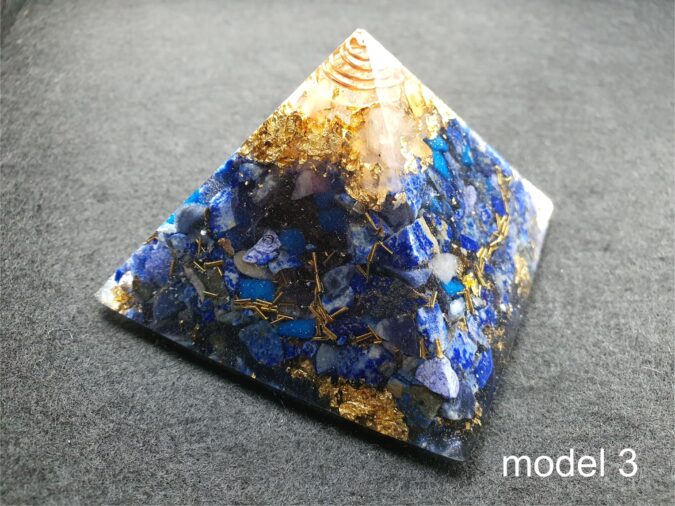 Orgonite pyramid: balance and harmonize energy in the environment